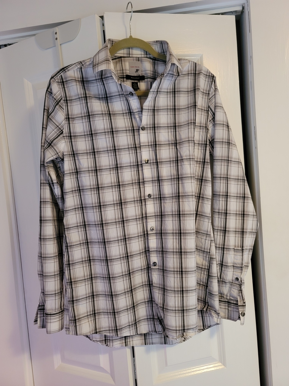 jf j.ferrar Men’s White and Black Plaid Button-Down Shirt